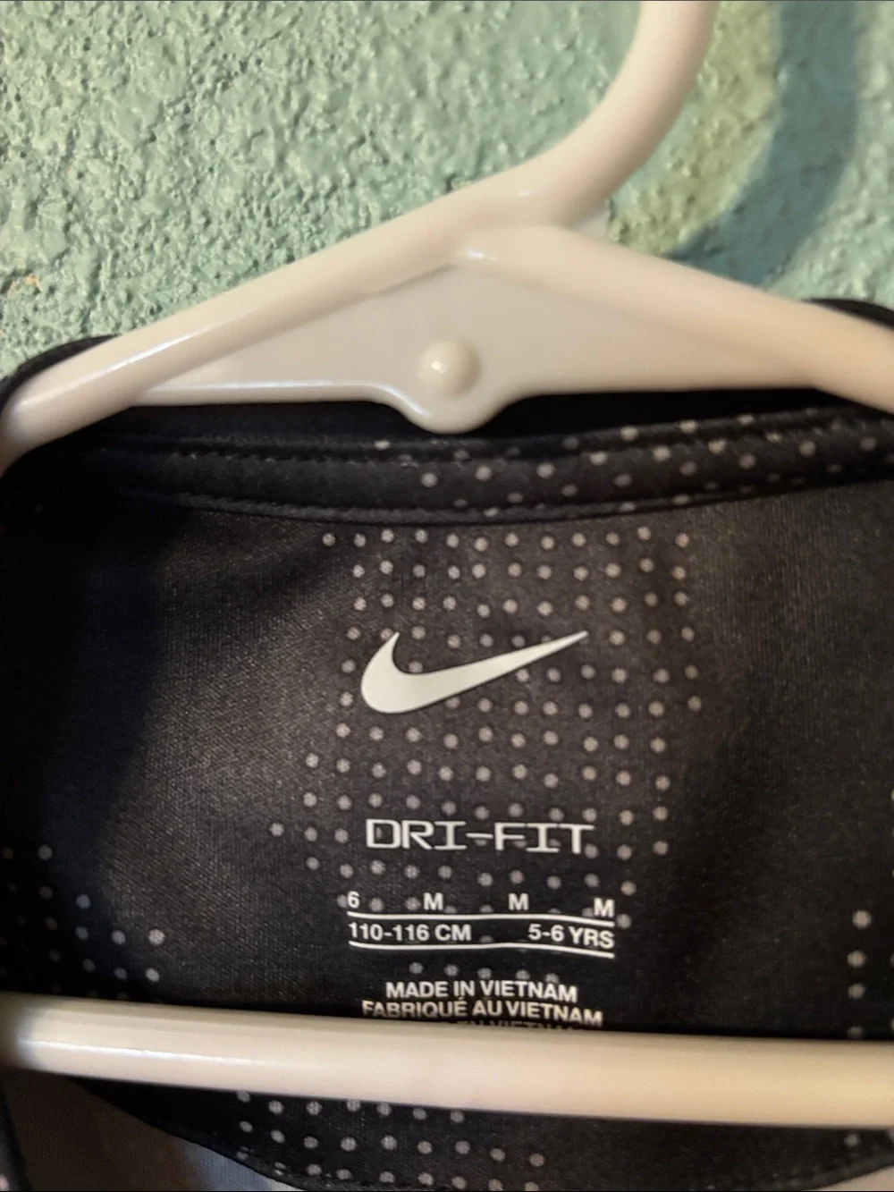 Nike Girls Black Dri-FIT Twist Hem Long Sleeve Athletic Top Size Medium Good